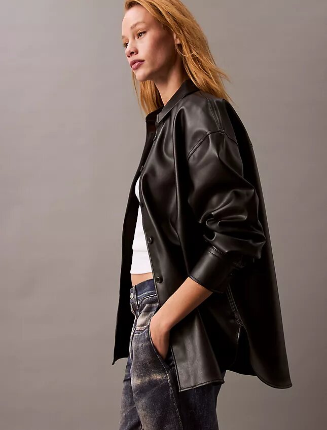 Lässige Hemdjacke aus Kunstleder Lässige Hemdjacke aus Kunstleder