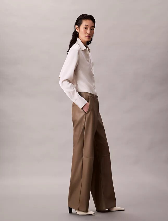 Lässige Hose aus Kunstleder Lässige Hose aus Kunstleder