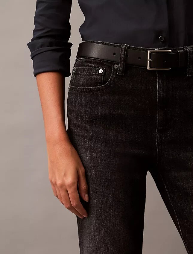 Lässige Jeans aus Baumwolle und Kaschmir Lässige Jeans aus Baumwolle und Kaschmir