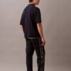 Lässige, konisch zulaufende Hose zum Hineinschlüpfen
