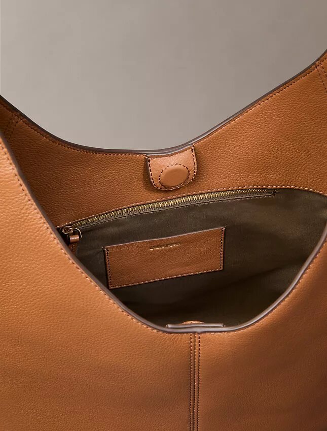 Lässige mittelgroße Umhängetasche aus Leder Lässige mittelgroße Umhängetasche aus Leder
