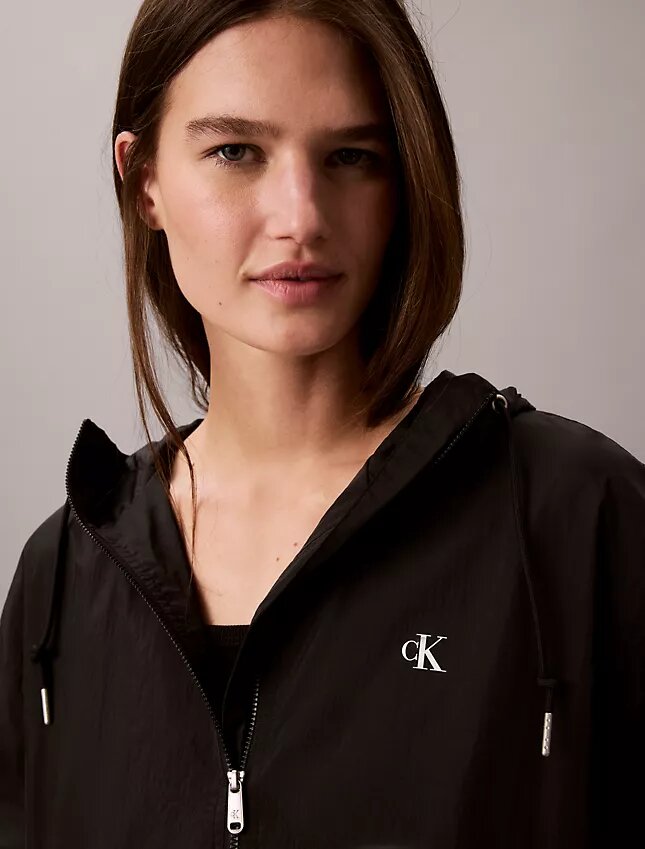 Lässige Windjacke aus Nylon Lässige Windjacke aus Nylon