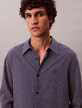 Lässiges Button-Down-Hemd aus gestreifter Viskosemischung