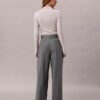 Maßgeschneiderte Hose mit Gürtel