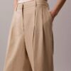 Maßgeschneiderte Hose mit weitem Bein aus Leinenmischung Maßgeschneiderte Hose mit weitem Bein aus Leinenmischung