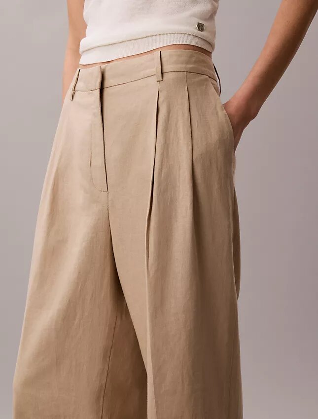 Maßgeschneiderte Hose mit weitem Bein aus Leinenmischung Maßgeschneiderte Hose mit weitem Bein aus Leinenmischung