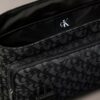 Messenger-Tasche mit durchgehendem Monogram