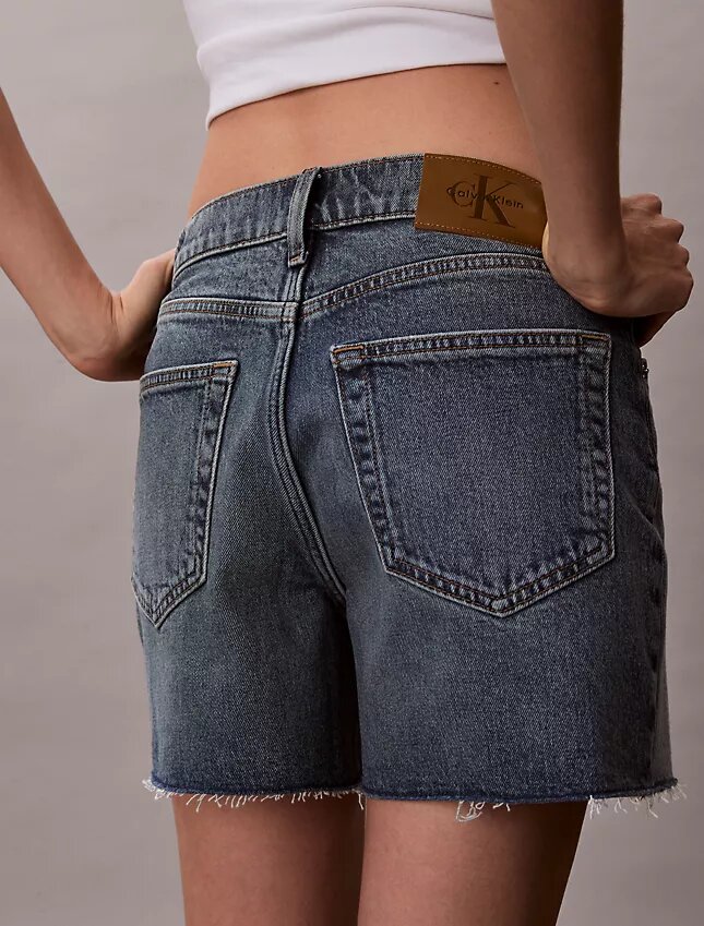 Midi-Denim-Jeansshorts mit hoher Taille Midi-Denim-Jeansshorts mit hoher Taille