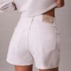 Midi-Denim-Jeansshorts mit hoher Taille Midi-Denim-Jeansshorts mit hoher Taille