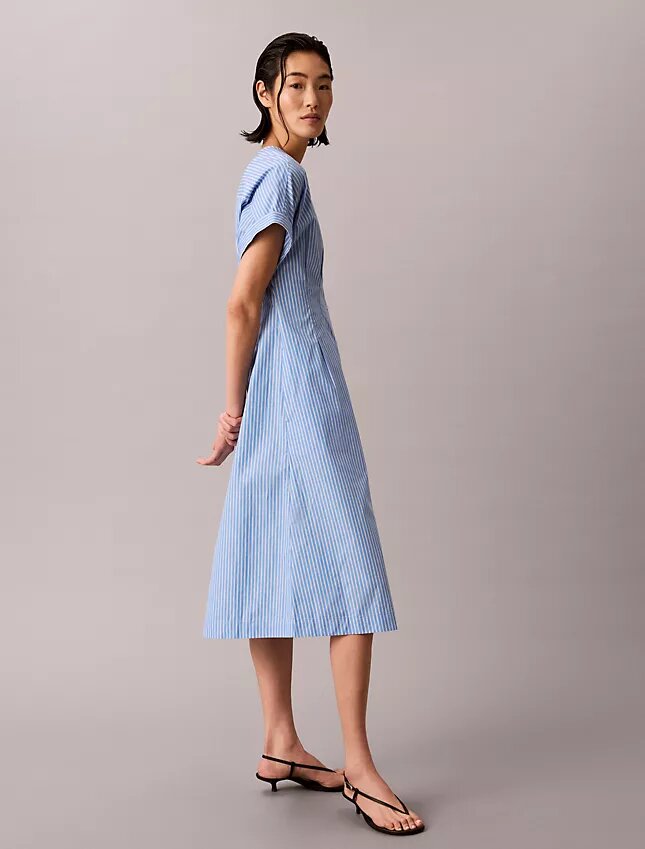 Midi-Kleid aus gestreiftem Baumwollpopeline Midi-Kleid aus gestreiftem Baumwollpopeline