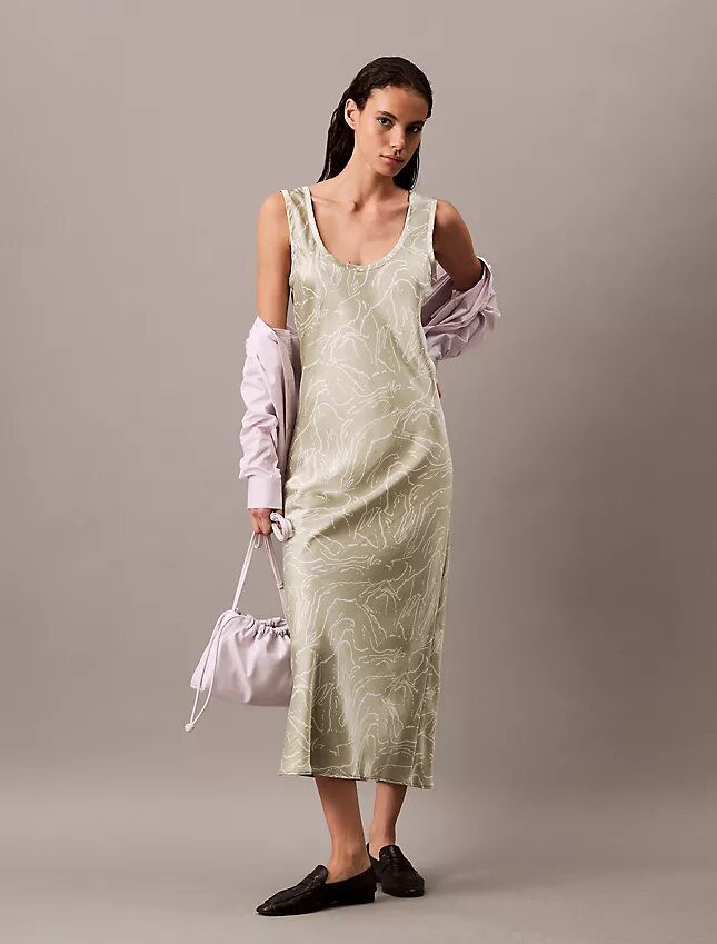 Midi-Kleid mit Crushed-Satin-Print Midi-Kleid mit Crushed-Satin-Print