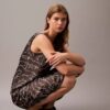 Midi-Kleid mit Crushed-Satin-Print Midi-Kleid mit Crushed-Satin-Print