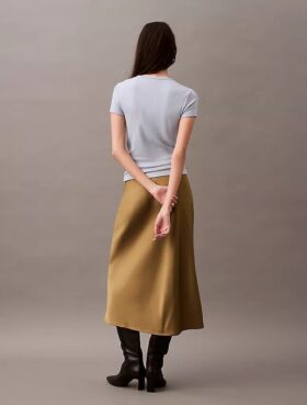 Midi-Rock aus Stretch-Satin