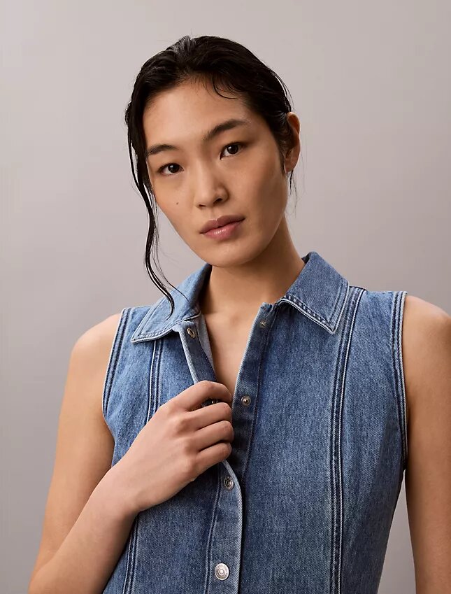 Mini-Kleid mit Denim-Nähten Mini-Kleid mit Denim-Nähten