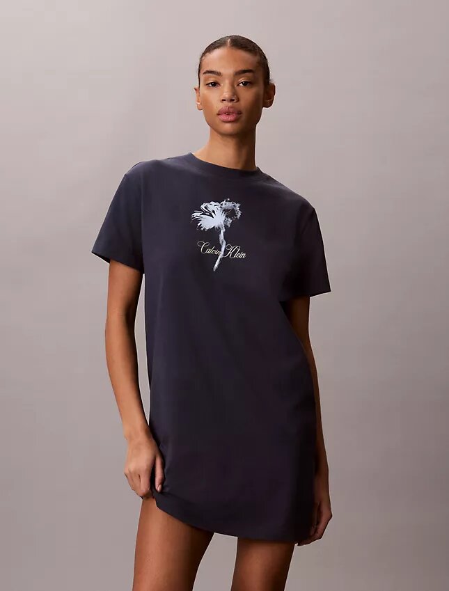 Mini-T-Shirt-Kleid mit Blumenprint Mini-T-Shirt-Kleid mit Blumenprint