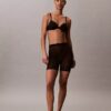 Minimalistische Boyshorts mit tiefem Rückenausschnitt aus Mesh