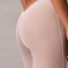 Minimalistische Boyshorts mit tiefem Rückenausschnitt aus Mesh
