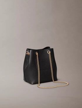 Minimalistische Monogram-Beuteltasche