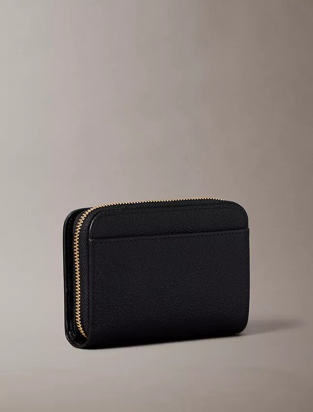 Minimalistische Monogram-Geldbörse mit Reißverschluss und Klappe Minimalistische Monogram-Geldbörse mit Reißverschluss und Klappe