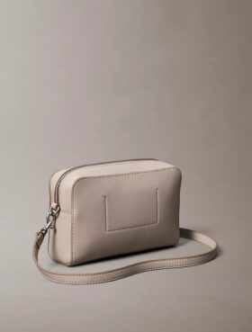 Minimalistische Monogram-Handytasche