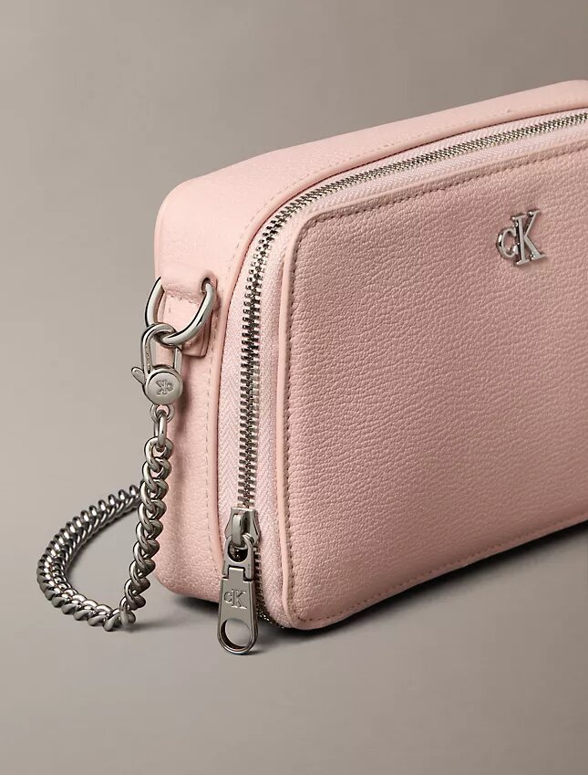 Minimalistische Monogram-Kameratasche Minimalistische Monogram-Kameratasche