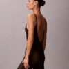 Minimalistischer Bodys aus Mesh bis zur Mitte des Oberschenkels Minimalistischer Bodys aus Mesh bis zur Mitte des Oberschenkels