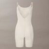 Minimalistischer Bodys aus Mesh bis zur Mitte des Oberschenkels Minimalistischer Bodys aus Mesh bis zur Mitte des Oberschenkels