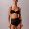 Minimalistischer Mesh-Thong mit hoher Taille Minimalistischer Mesh-Thong mit hoher Taille