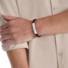 Minimalistisches Armband mit Quadraten Minimalistisches Armband mit Quadraten