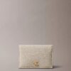 Minimalistisches Monogram-Kartenetui mit Klappe Minimalistisches Monogram-Kartenetui mit Klappe