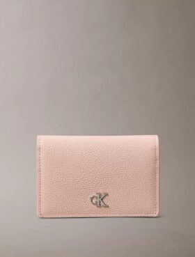 Minimalistisches Monogram-Kartenetui mit Klappe