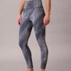 Moderne 7/8-Leggings mit Sportprint und hoher Taille Moderne 7/8-Leggings mit Sportprint und hoher Taille
