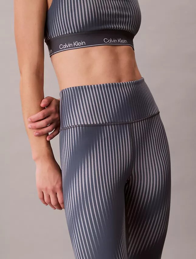 Moderne 7/8-Leggings mit Sportprint und hoher Taille Moderne 7/8-Leggings mit Sportprint und hoher Taille