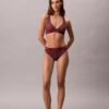 Moderner Bikini-Slip mit Logo als Unterteil