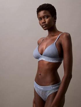 Modernes, leicht gefüttertes Triangel-Bralette aus Spitze