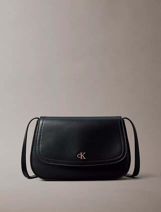 Monogram-Kameratasche mit Klappe Monogram-Kameratasche mit Klappe