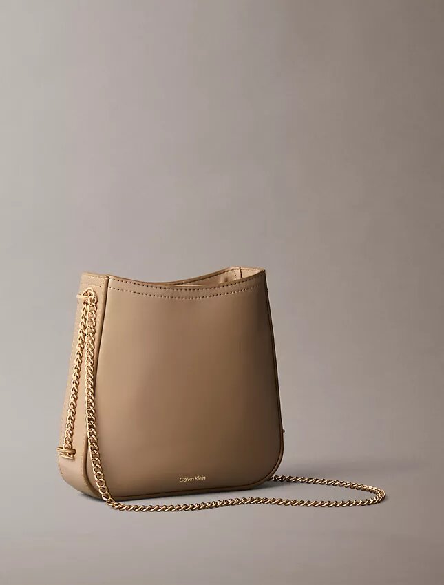 Monogram-Satteltasche mit Kette Monogram-Satteltasche mit Kette