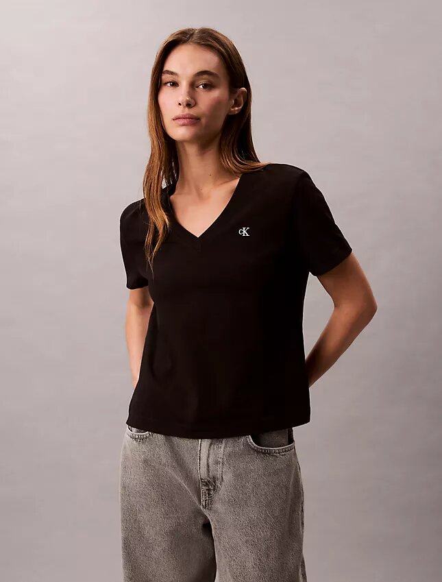 Monogram-T-Shirt mit V-Ausschnitt Monogram-T-Shirt mit V-Ausschnitt