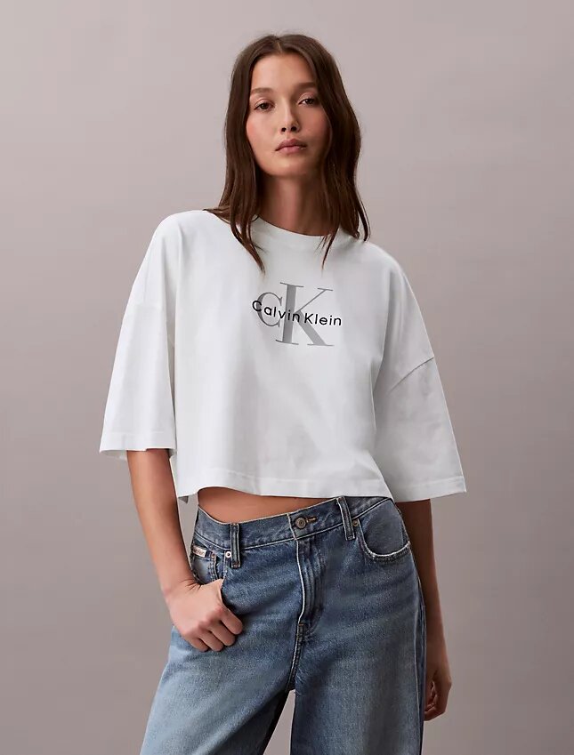 Monologo Cropped T-Shirt mit gerader Silhouette Monologo Cropped T-Shirt mit gerader Silhouette