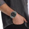 Multifunktionale Armbanduhr mit Gliederarmband