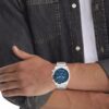 Multifunktionale Armbanduhr mit Gliederarmband