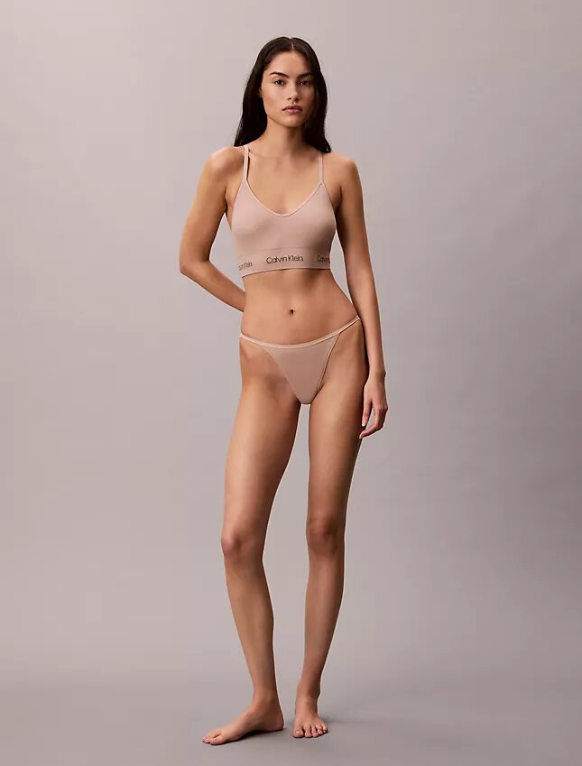 Nahtloses, leicht gefüttertes Bralette aus Mikrofaser Nahtloses, leicht gefüttertes Bralette aus Mikrofaser