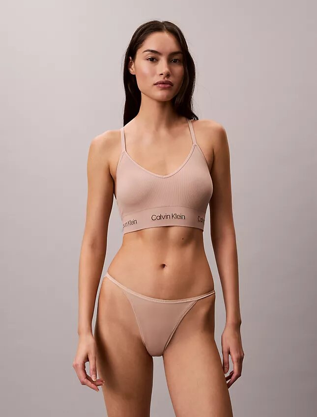 Nahtloses, leicht gefüttertes Bralette aus Mikrofaser Nahtloses, leicht gefüttertes Bralette aus Mikrofaser