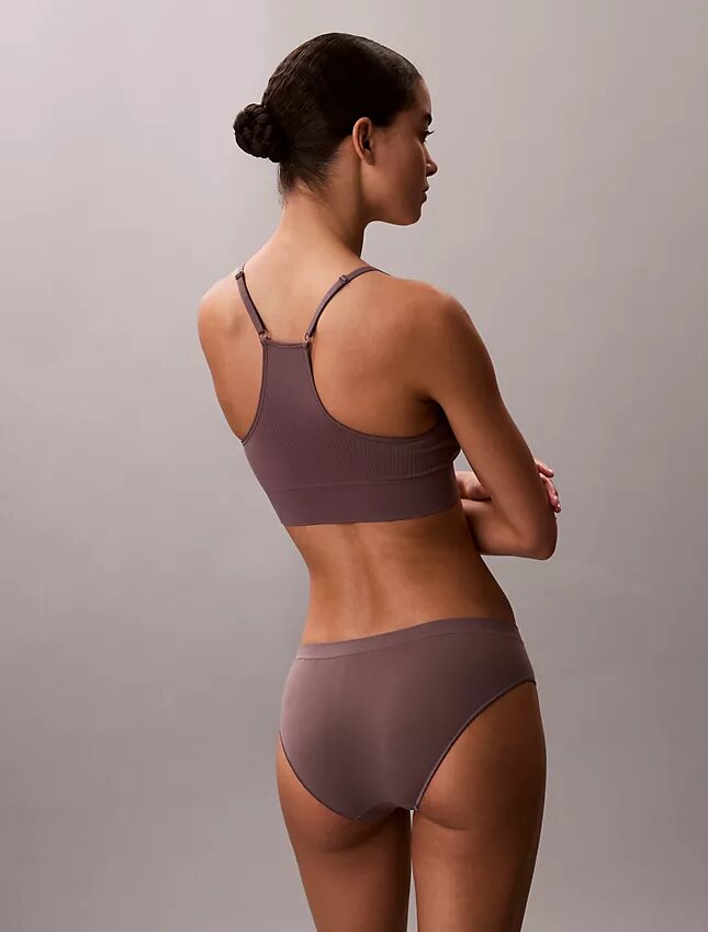 Nahtloses, leicht gefüttertes Bralette aus Mikrofaser Nahtloses, leicht gefüttertes Bralette aus Mikrofaser