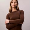 Nylon-Stretch-T-Shirt in schmaler Passform