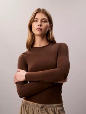Nylon-Stretch-T-Shirt in schmaler Passform