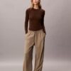 Nylon-Stretch-T-Shirt in schmaler Passform