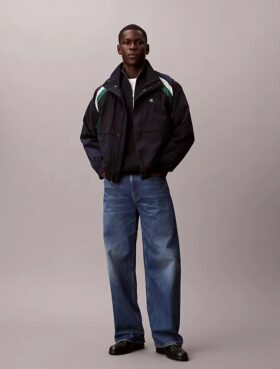 Nylon-Trainingsjacke mit Farbblöcken Nylon-Trainingsjacke mit Farbblöcken