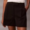 Plissierte, taillierte Shorts Plissierte, taillierte Shorts