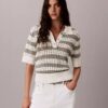 Polo-Shirt aus offenem Strick Polo-Shirt aus offenem Strick
